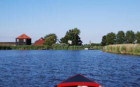 Hoeve Meerzicht Bed & Breakfast Monnickendam Exterior photo