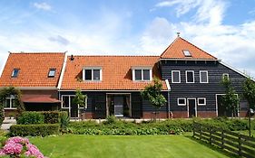 Farm Overleekerhoeve Hotel Monnickendam Exterior photo