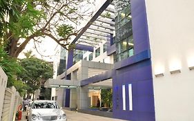 Adarsh Hamilton Hotel Bangalore Exterior photo