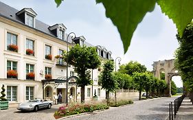 Auberge Du Jeu De Paume Hotel Chantilly Exterior photo