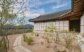 Muuun Villa Gyeongju Exterior photo