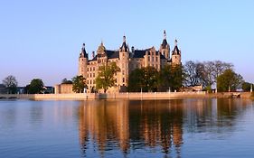 Gasthof Zur Guten Quelle Hotel Schwerin  Exterior photo