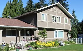 Alpenrose Revelstoke Bed & Breakfast Bed & Breakfast Exterior photo