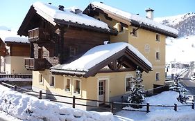 Chalet Mottolino Aparthotel Livigno Exterior photo