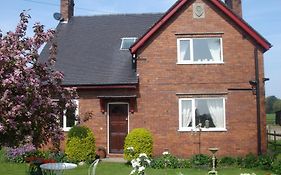 Yew Tree Farm Bed & Breakfast Eaton  Exterior photo