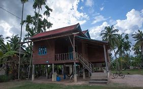 Chansor Community Homestay 18 Phumi Trach Pok Exterior photo