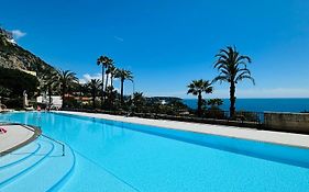 Monaco Resort With Swimming Pool & Sea View Exterior photo