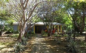 Hospedaje Frente A La Playa Huehuete Apartment Tupilapa Exterior photo