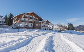 Landhaus Hubertus Wellness & Breakfast Aparthotel Schladming Exterior photo