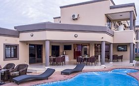 Four Pillars Lodge Lusaka Exterior photo