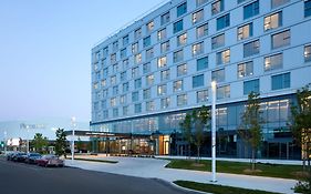 Courtyard By Marriott Montreal Laval Hotel Exterior photo