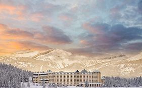 Fairmont Chateau Lake Louise Hotel Exterior photo