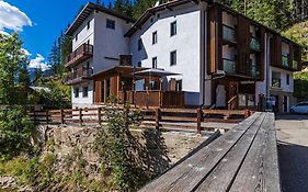 Chalet Margoni Hotel Canazei Exterior photo