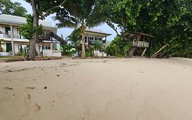 La Digue Luxury Beach & Spa Hotel Exterior photo