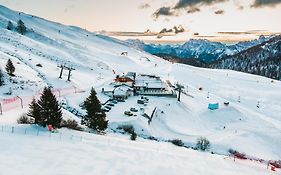 Chalet Cima Uomo Hotel Passo San Pellegrino Exterior photo