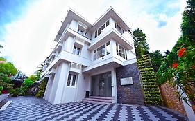 Castilo Inn Hotel Apartments Kochi Exterior photo