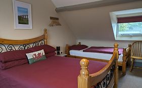 Llangollen Hostel Self-Catering - All Private Guest Bedrooms Exterior photo