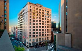 Courtyard By Marriott Nashville Downtown Exterior photo