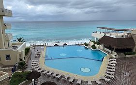 Cancun Plaza Sea View Apartment Exterior photo