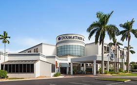 Doubletree By Hilton Fort Myers At Bell Tower Shops Hotel Exterior photo