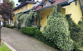 Apartamentos Sulla Collina Centro De Gramado Localizado Proximo Da Rua Coberta Exterior photo