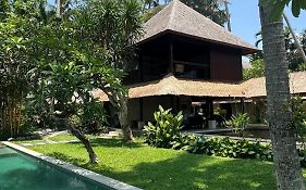 Villa Pantulan Bali Pagetan Exterior photo