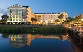 Courtyard Charleston Waterfront Hotel Exterior photo