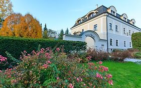 Hotel Villa Necas Zilina Exterior photo