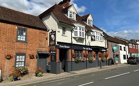 The Half Moon Inn Woking Exterior photo