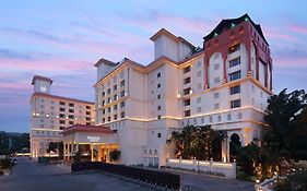 Sheraton Grand Pune Bund Garden Hotel Exterior photo