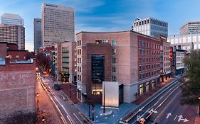 Courtyard By Marriott Richmond Downtown Hotel Exterior photo