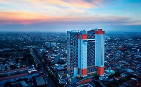 Fairfield By Marriott Surabaya Hotel Exterior photo