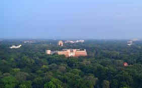 Le Meridien New Delhi Hotel Exterior photo