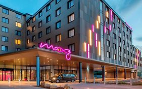 Moxy London Heathrow Airport Hotel Hounslow Exterior photo