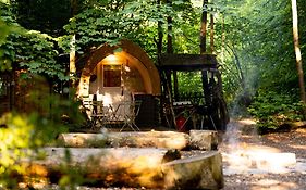 Hollington Park Glamping Hotel Newbury  Exterior photo