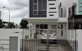 Comfort Holiday Home @ Bukit Indah Johor Bahru Exterior photo