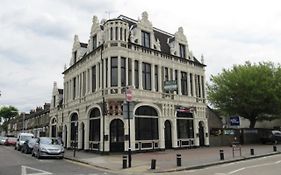 Duke Of Fife Hotel Barking  Exterior photo