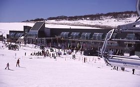 The Perisher Valley Hotel Exterior photo