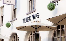 Tilted Wig Hotel Warwick  Exterior photo