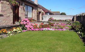 Jomarnic B&B Lossiemouth Exterior photo