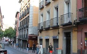 Hostal Xucar Hotel Madrid Exterior photo