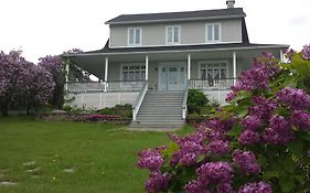 Auberge Gite Maison Des Lilas Bed & Breakfast La Malbaie Exterior photo