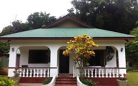 Dan Kazou Self Catering Hotel La Digue Exterior photo