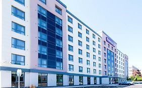 Premier Inn London Gatwick Airport - Manor Royal Crawley  Exterior photo