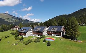 Juhui Lenzerheide Hostel Exterior photo