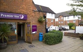 Premier Inn London Harrow Exterior photo