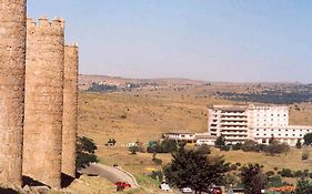 Hotel Sercotel Cuatro Postes Avila Exterior photo