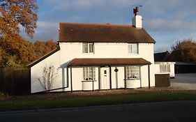 Rose Cottage Bed & Breakfast Solihull Exterior photo