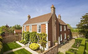 Boreham House Bed & Breakfast Eastbourne Exterior photo