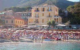 Hotel La Spiaggia Monterosso al Mare Exterior photo